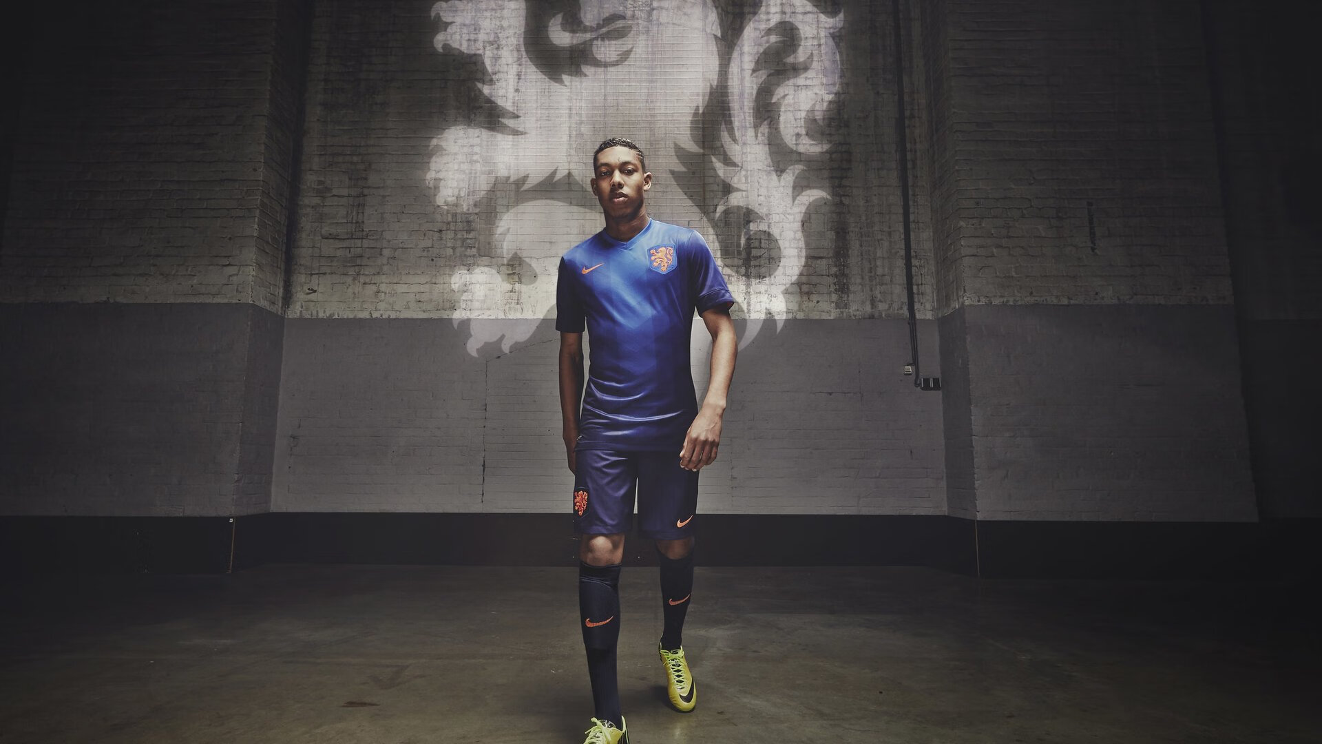 开云体育APP下载-卢卡库硬仗之王，厄瓜多尔粉碎巴萨，足球世界正在重绘权力地图